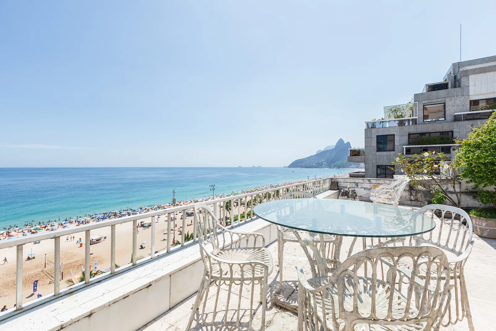 Les Dois Irmãos et les immeubles du front de mer depuis la terrasse